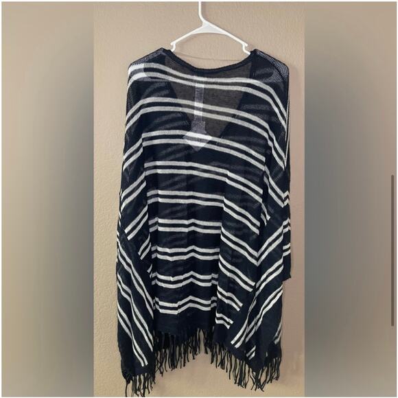 Zenergy Chico’s Rebekah Fringe Navy Striped Poncho Size Large XL - NWT - Picture 5 of 8